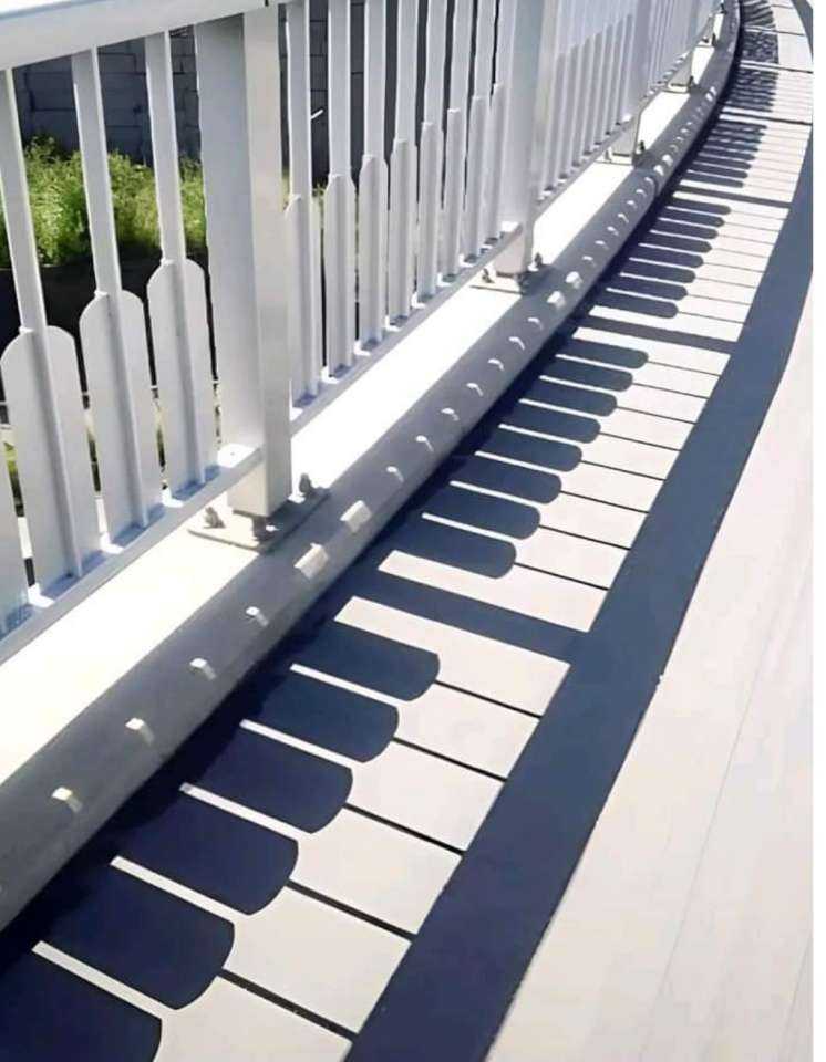 Artistic_rail.jpg