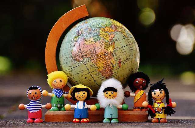 different-nationalities-g55d7ed2bb_640.jpg