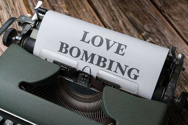 love-bombing-8296790_640.jpeg