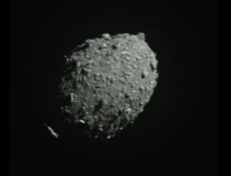 Asteroid_before_impact.png