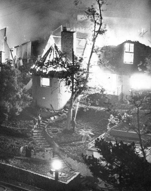 Burning_Houses_2.jpg
