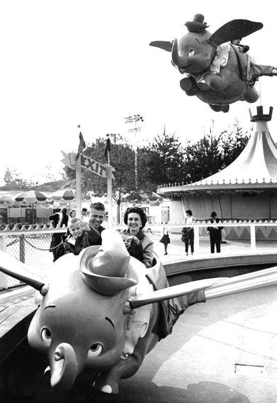 Disney_Dream_World-George_Brich_Photographer.jpg