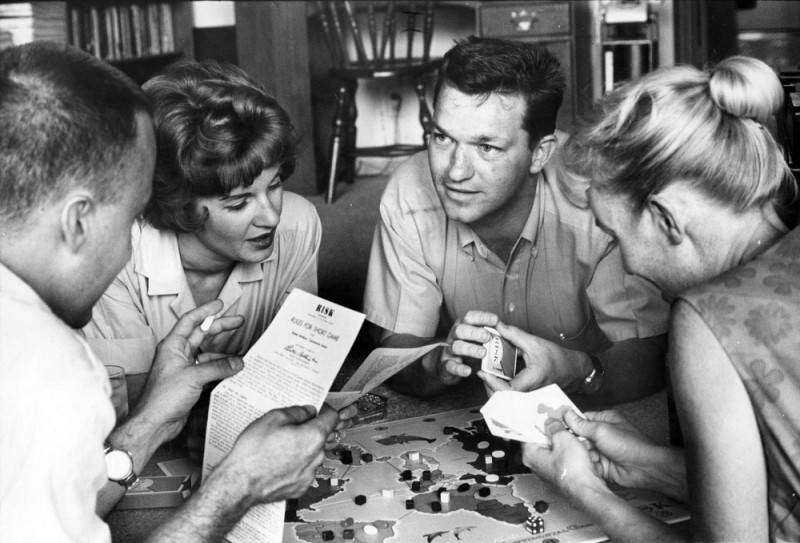 Game_night-George_Brich_Photographer.jpg