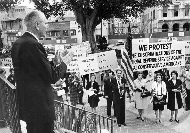 Protest_against_IRS.jpg