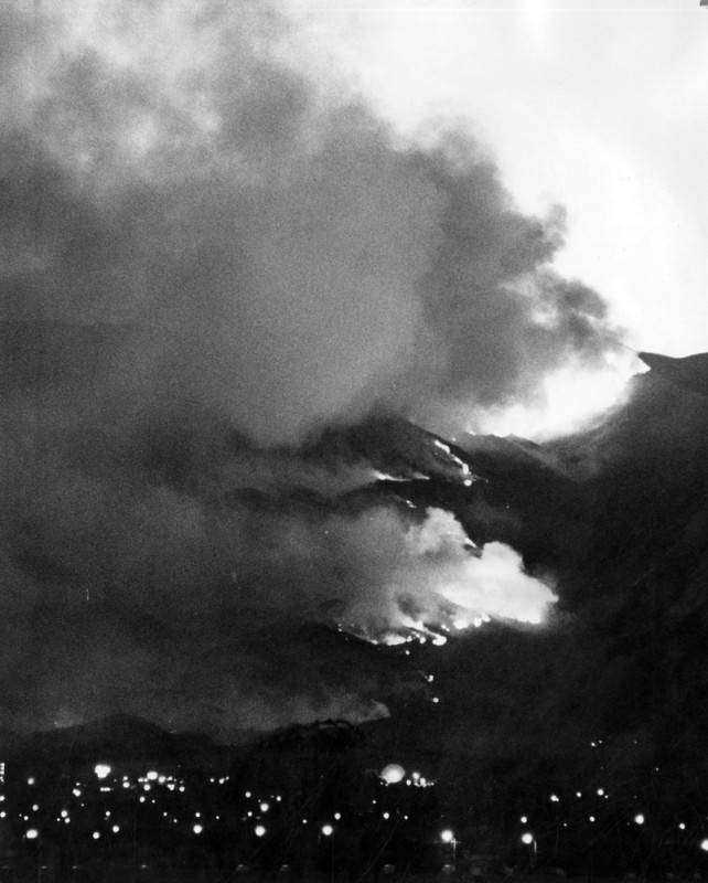 Smoke_from_Newhall_fire.jpg