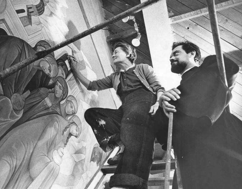 Woman_Paints_Icons-George_Brich_Photographer.jpg
