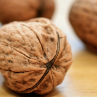 A few walnuts = Boosted brain and heart health