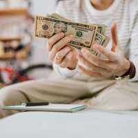 Paying On Time Keeps Money In Your Pocket